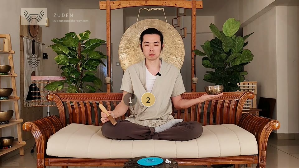 ZUDEN 课程中的闭眼聆听与左右平衡法示范